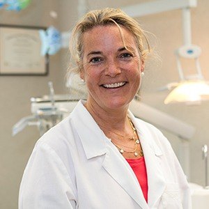 Dental hygienist Noreen